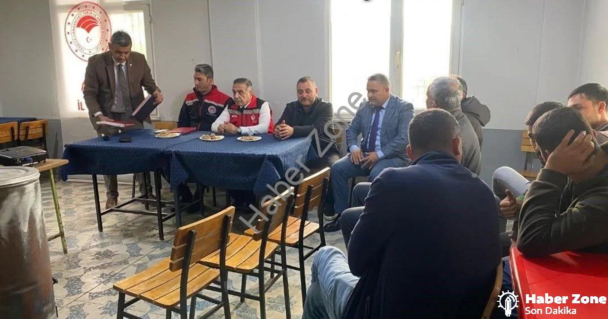 "Aydın’da Tarım Zirvesi: Üreticilerin Sorunları Sahada Çözülüyor" başlıklı haber için fotorealistik,