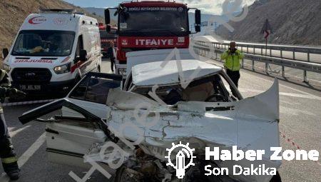 Denizli’de Kamyona Ok Gibi Saplanan Otomobilden Acı Haber: 1 Ölü